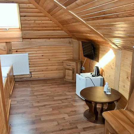Kisva Hotel *
