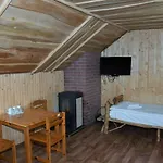Kisva Hotel *