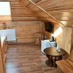 Kisva Hotel *