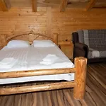 Kisva Hotel *